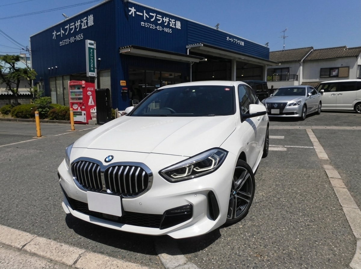 2020 BMW  1 Series 118i Play – 1.5L TwinPower Turbo | Only 4,500 km | One Owner | Alpine White Executive Hatchback