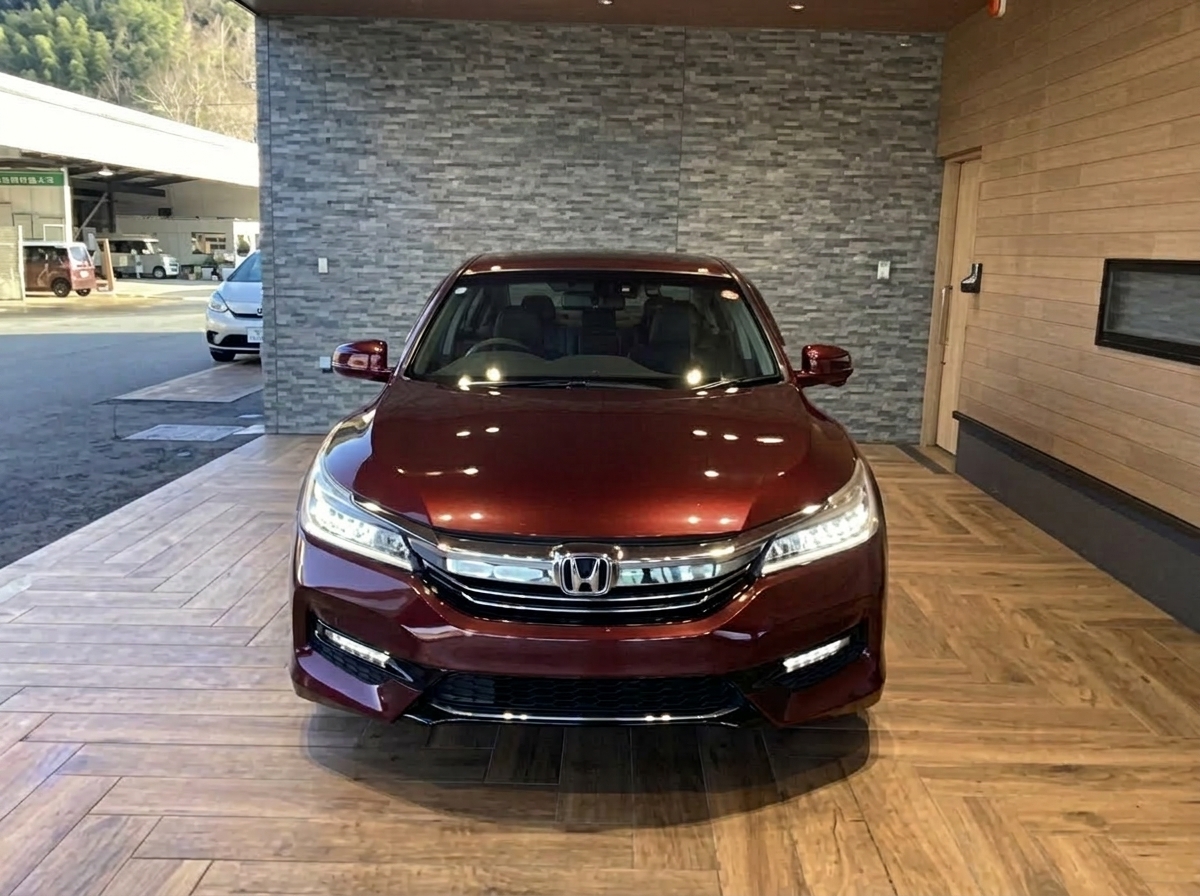 2019 Honda Accord Hybrid EX – 2.0L i-MMD Luxury Sedan | Only 12k km | Grade 4 Pristine Condition 4